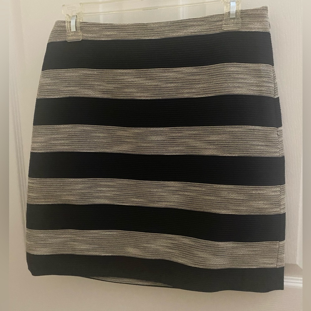 LOFT Striped Skirt sz 0 Grey Navy